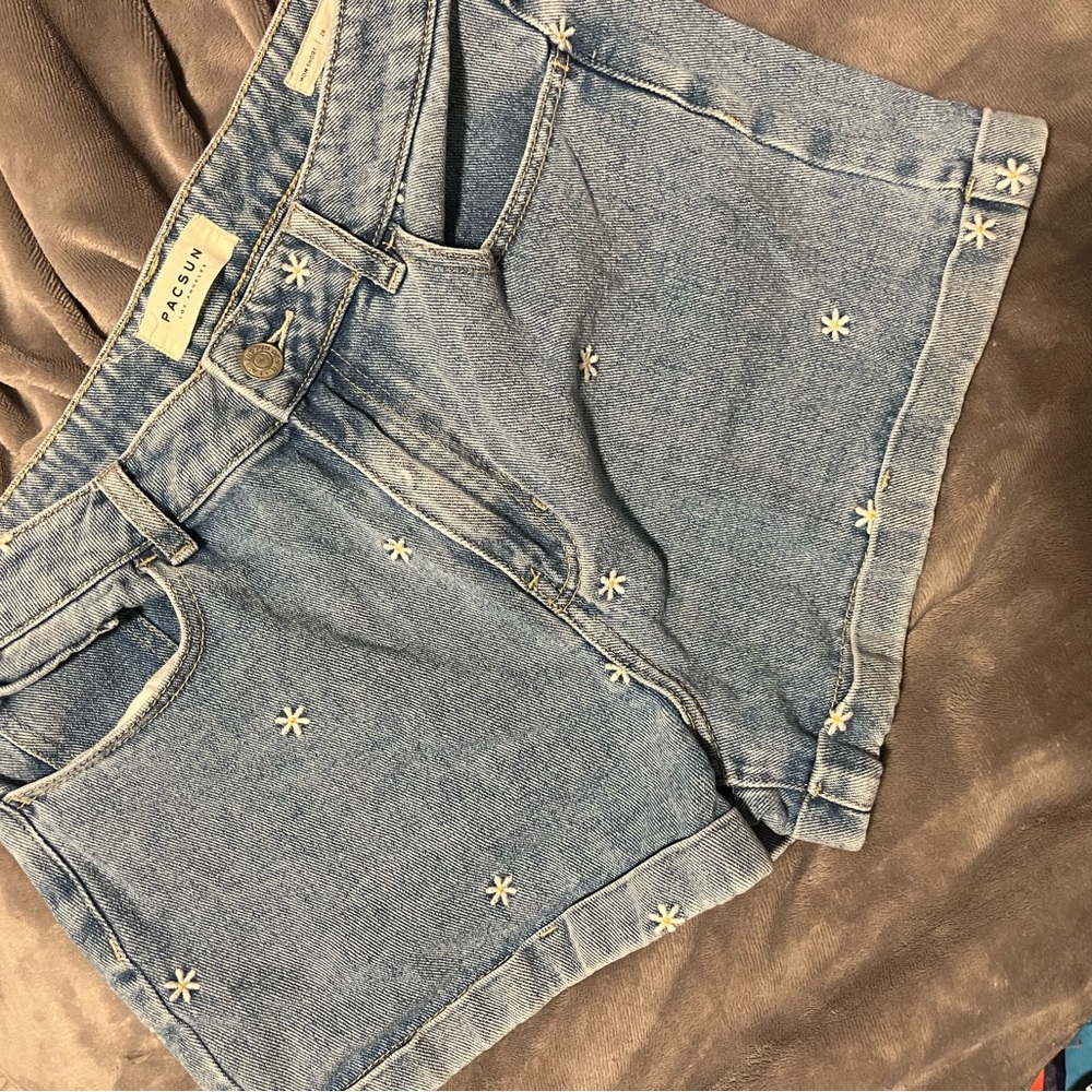 PacSun Blue Denim Daisy Embroidered Women's Shorts